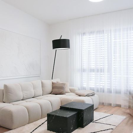 Kesselbauer Bratislava - Luxury Apartment With Free Parking Buitenkant foto